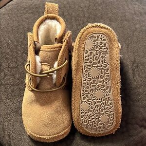 UGG Kids Boots in Warm Tan